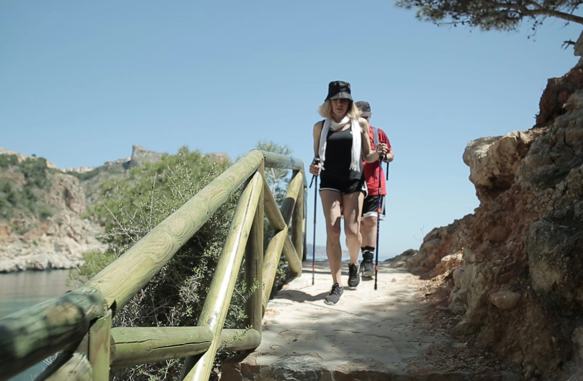 A couple hiking on the Costa Blanca